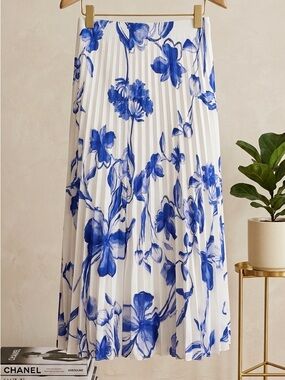Zara White Midi Skirt with Blue Floral Print
